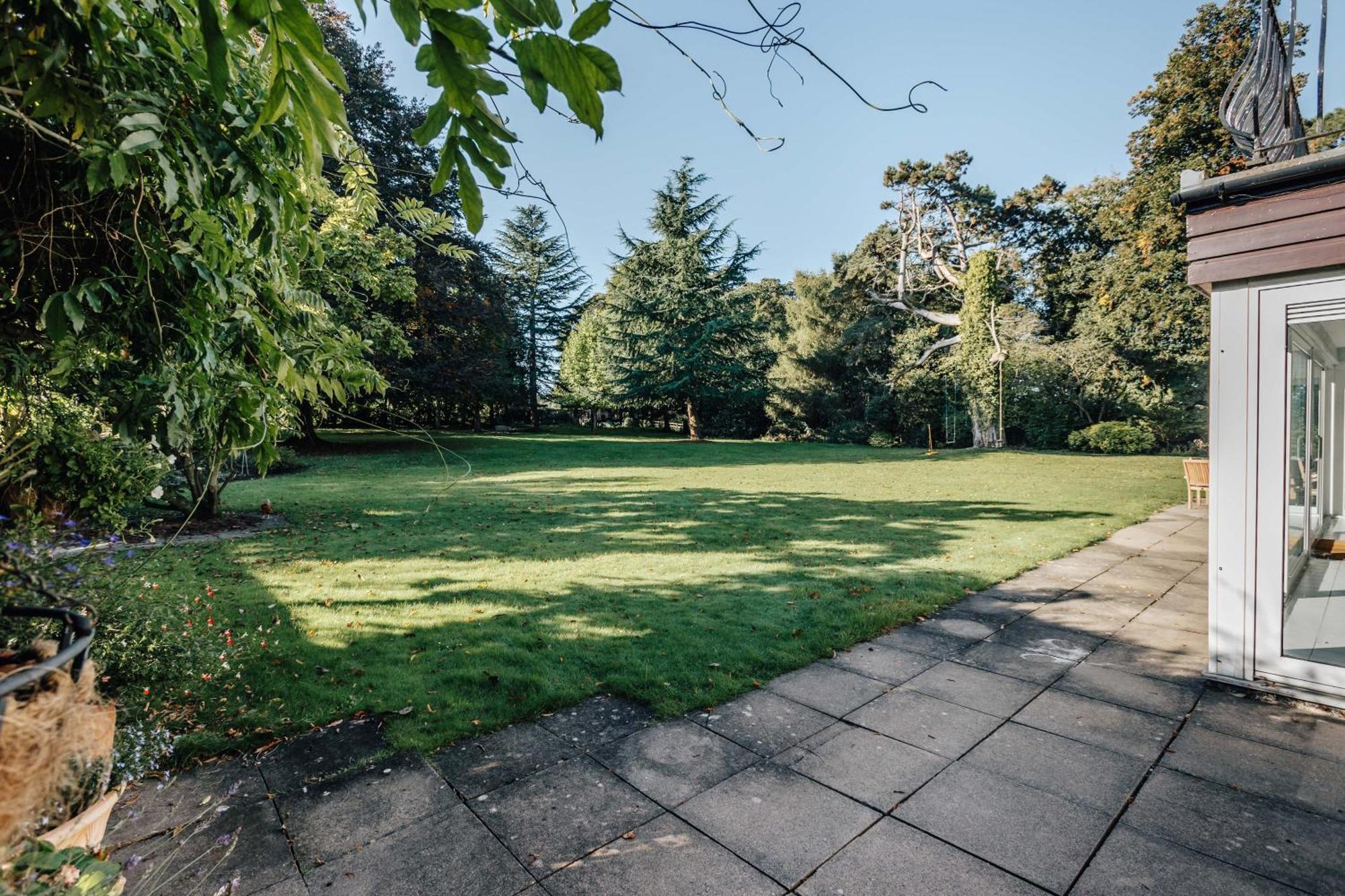 The Partridge Villa Medmenham Exterior photo